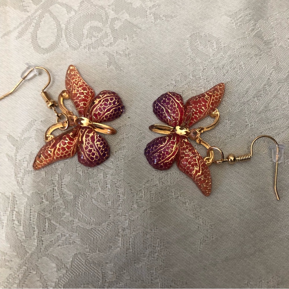 Gimefive Butterfly Acrylic Earrings Women's Red/Pink - Picture 5 of 5